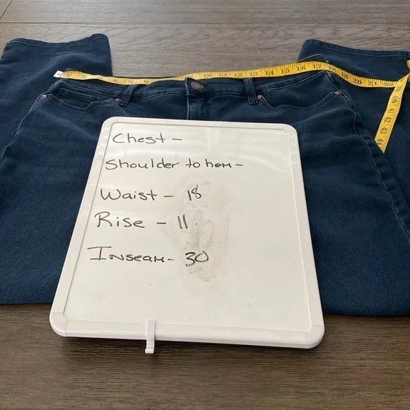 Bandolino Women's Amy Modern Straight Leg Tummy Slimming High Rise Jeans | 16 - Picture 3 of 10